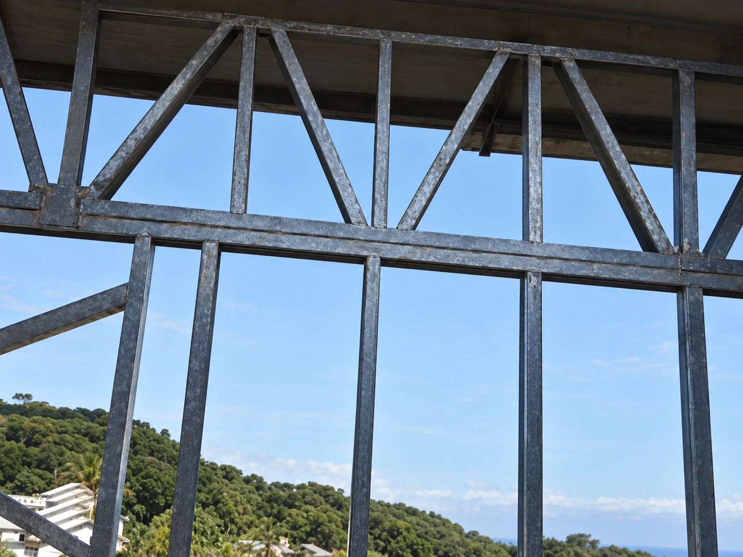 Treliça e paredes de steel frame em aço galvanizado com vista para o mar em Florianópolis